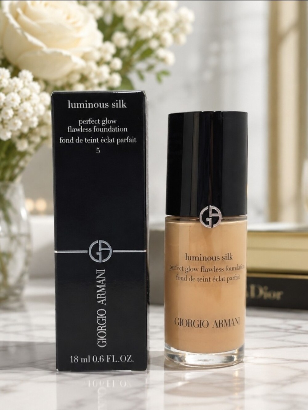 Giorgio Armani Luminous Silk Perfect Glow Flawless Foundation-Shade 5